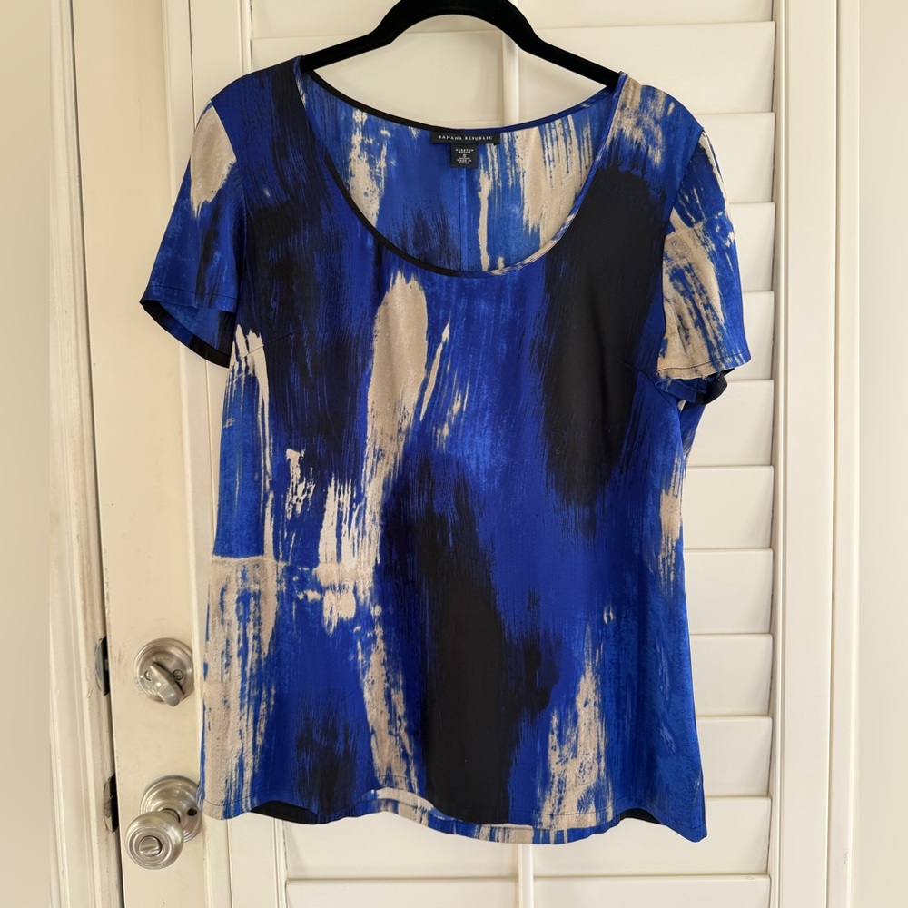 Banana Republic Silk Blend Abstract Print Scoop-Neck Blouse – Size SP